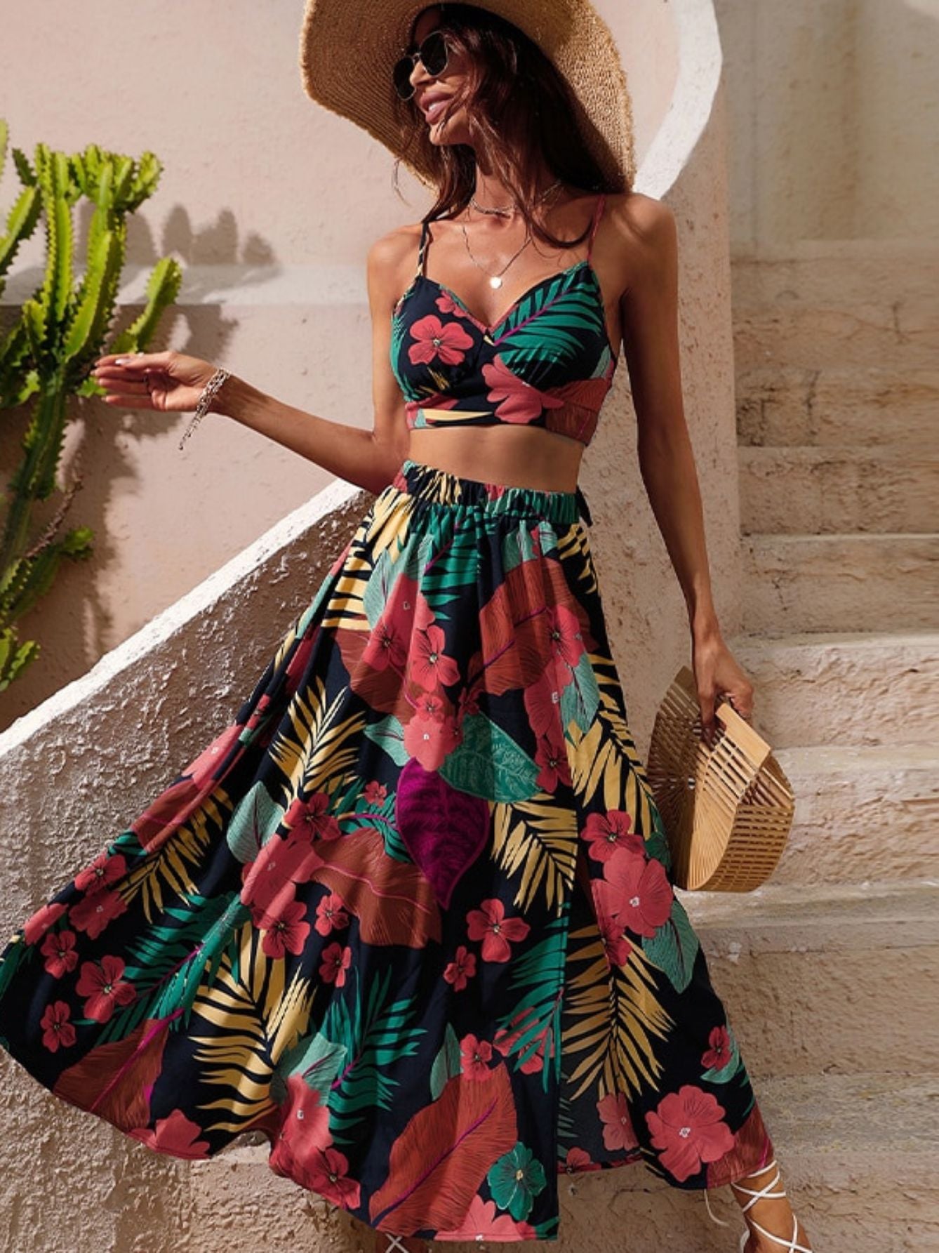 Ensemble haut et jupe boho deux pièces en imprimé floral, parfait pour un look estival élégant et décontracté sur la plage ou en vacances vêtements de plage vacances Summer chic style Boho plage imprimé Floral Boutique Petites Aventures