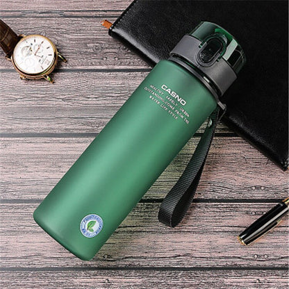 Image d'une bouteille d'eau de sport sans BPA de haute qualité, parfaite pour la randonnée et l'escalade en plein air Vert