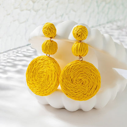 Image de Boucles d'Oreilles Boho en Raphia Jaune, bijoux de plage faits à la main en rotin, pour l'été - Collection Petites Aventures